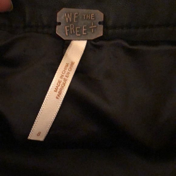 Free people vegan leather black shorts M - Picture 4 of 4